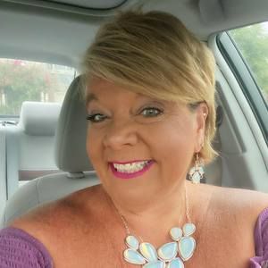 Meet your Posher, Elaine